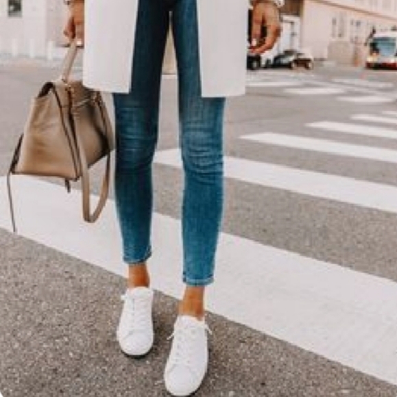 👟 TOMMY HILFIGER WHITE LEATHER SNEAKERS - Picture 15 of 15